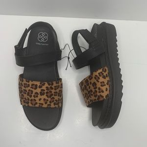 NEW Daisy Fuentes | Leopard Print Platform Sandals
